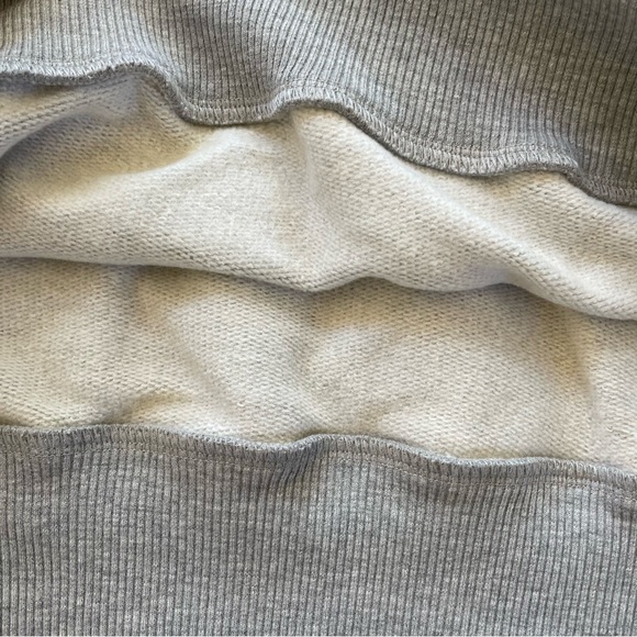 Gap maternity sweatshirt - Picture 2 of 6